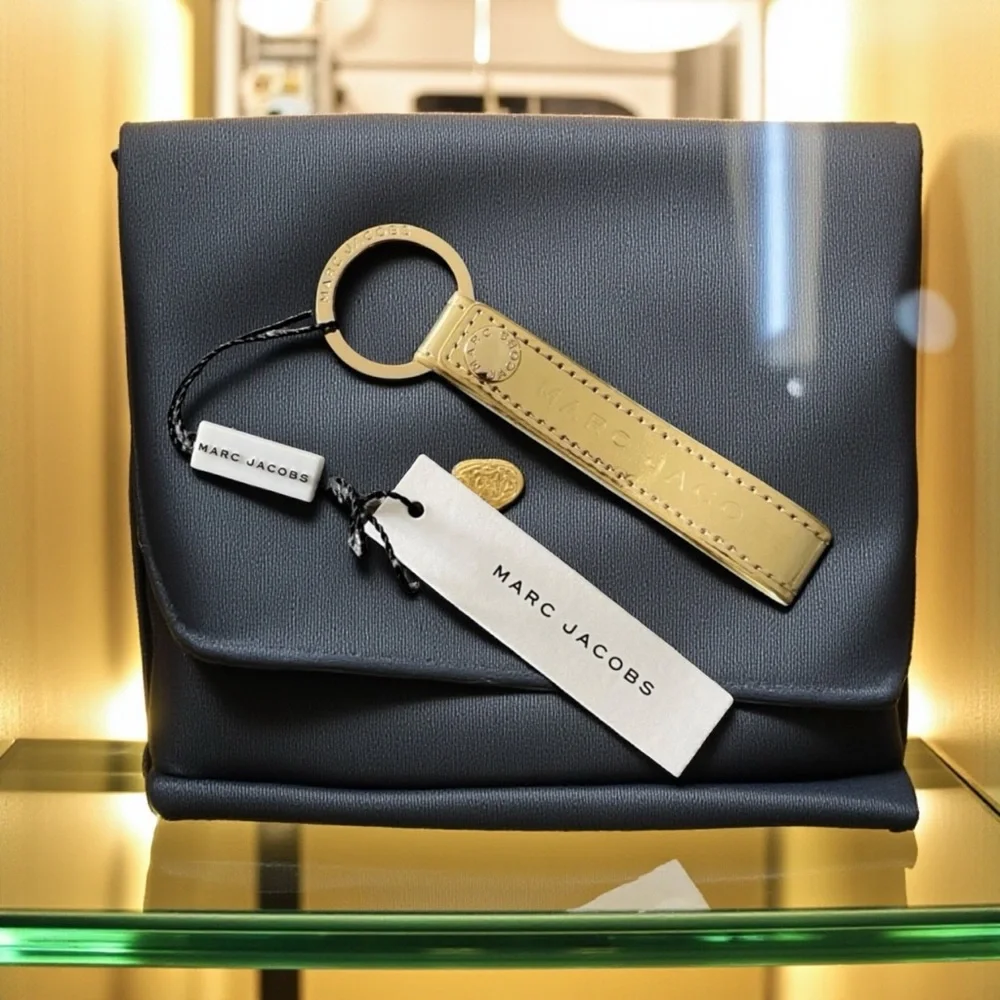 MARC JACOBS Gold Tone Loop Ring & Key Wristlet, NIP